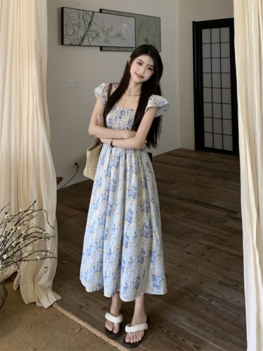 Small flying sleeve dress for women summer 2024 new French rose print waist slimming mid-length A-line skirt