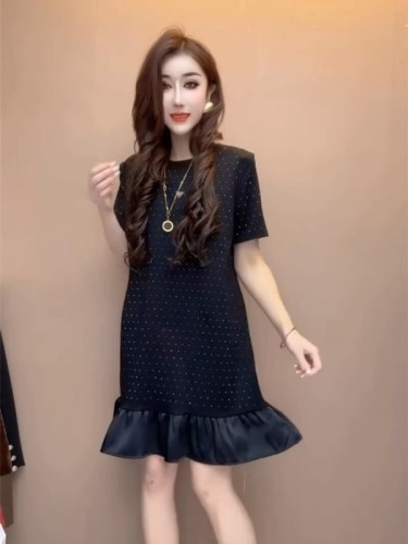 Fashionable European dress for women 2024 summer new fashion high-end heavy industry full diamond age-reducing versatile A-line skirt beauty