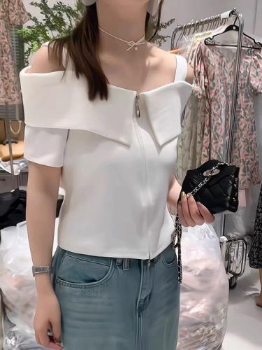 Design niche one-shoulder suspender shirt for women 2024 summer new style French temperament slim little top