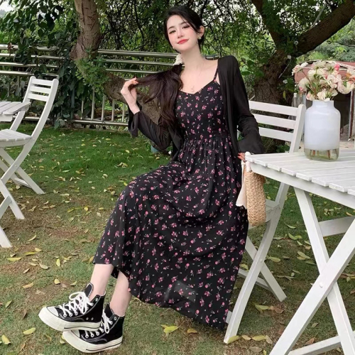 Summer new French retro black floral suspender mid-length skirt dress for small people holiday tea break dress