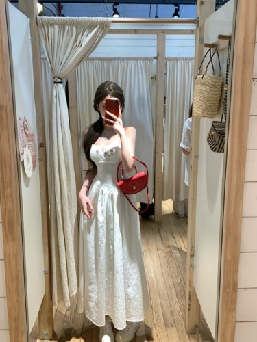 The actual photo has been changed. White suspender dress with embroidery, elegant waist and slimming seaside vacation long dress.