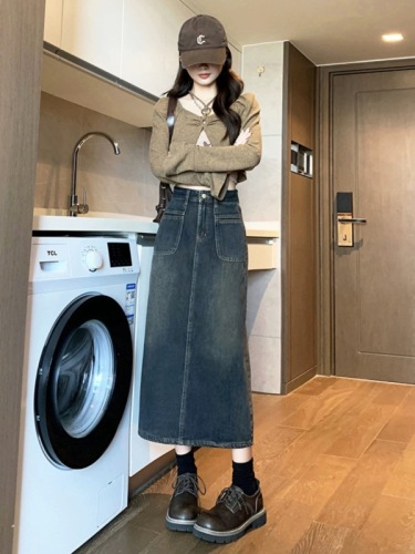 Retro high-waisted a-line denim skirt for women spring and summer new style mid-length small slit long skirt hip-covering skirt