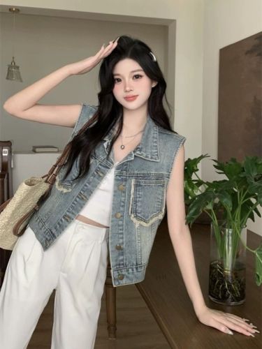 Blue raw edge denim vest jacket for women in summer, niche design, slim and versatile sleeveless vest, waistcoat