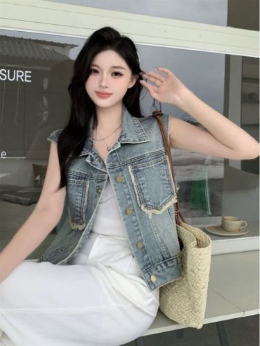 Blue raw edge denim vest jacket for women in summer, niche design, slim and versatile sleeveless vest, waistcoat