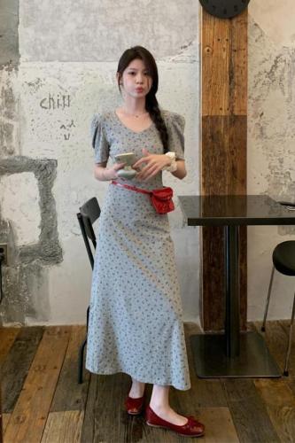 2024 French Retro Floral Dress Temperament Puff Sleeve V-neck Slim Fit Long Skirt Real Shot