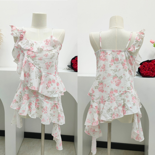Complete three standards ~ 2024 summer new style two-color irregular floral hot girl streamer ruffled suspender top