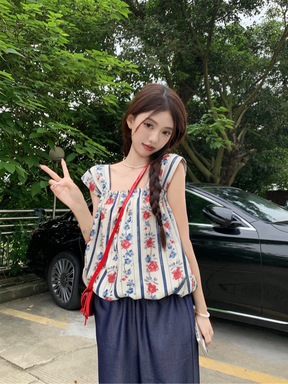 實拍~ 復古方領/扭結碎花印花寬鬆吊帶小衫+高腰顯瘦闊腿褲