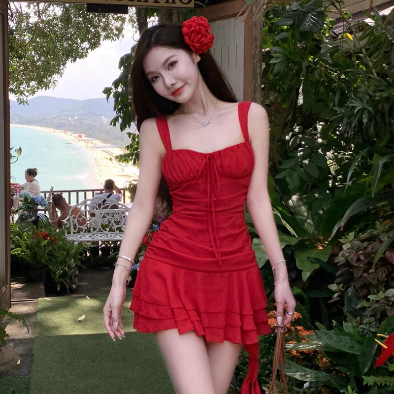 American Sweet and Spicy Girl Pure Desire Red Dress for Women Spring and Summer Petite Sexy Vacation Style Tankini Cake Skirt