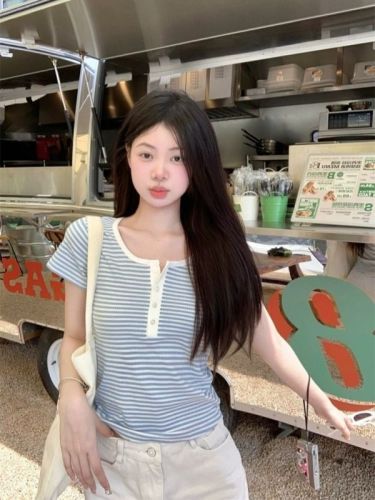 Striped knitted right shoulder short-sleeved T-shirt for women summer 2024 new Korean style slimming short top cool silk