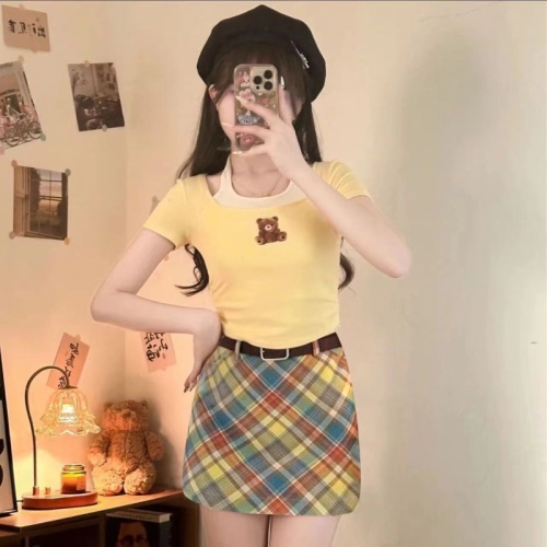 Soft and waxy custard bear long and short sweet cool style slim version waist slimming T rainbow plaid T-shirt retro cute two-piece set