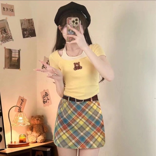 Soft and waxy custard bear long and short sweet cool style slim version waist slimming T rainbow plaid T-shirt retro cute two-piece set