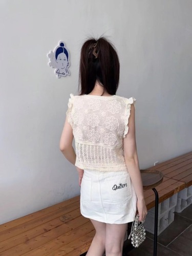 French design crocheted V-neck flying sleeve cardigan sleeveless shirt for women new summer chic little top