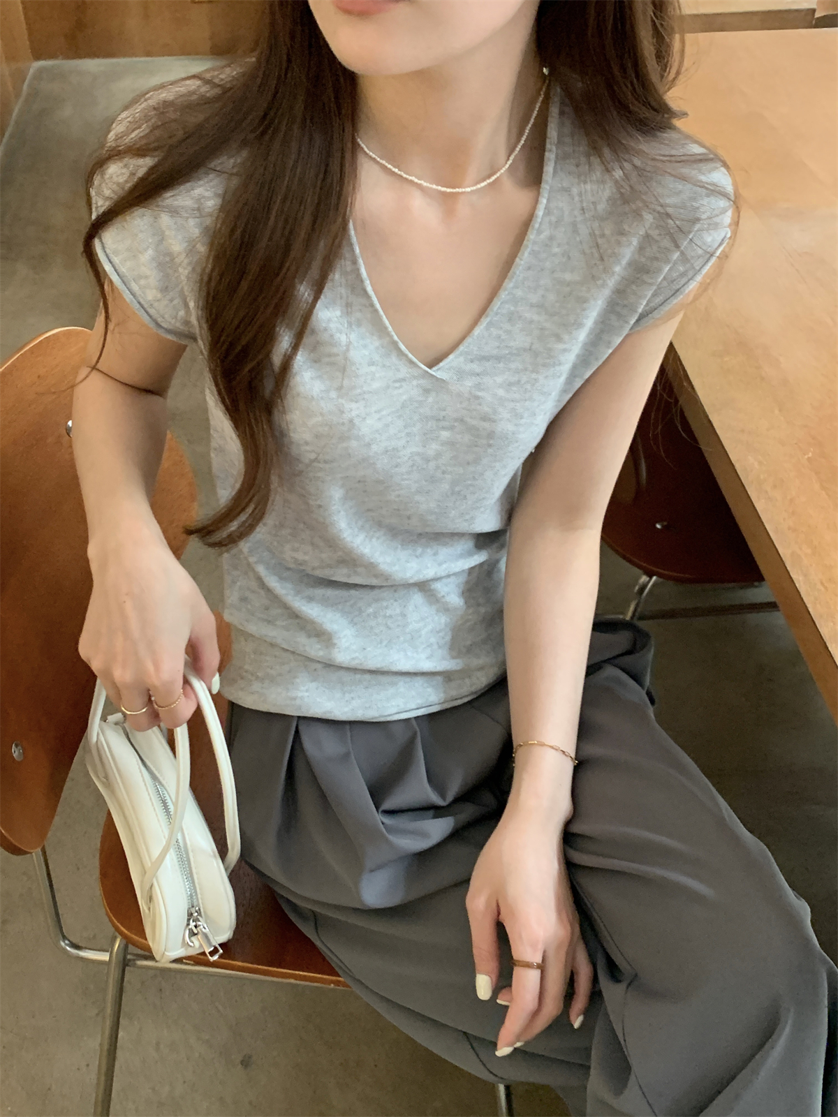 實拍 夏季韓版v領卷邊氣質落肩袖顯瘦6羊毛純色針織短袖上衣
