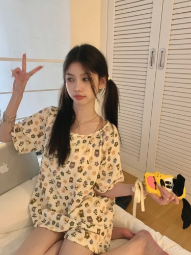 Actual shot of Korean style flower pajamas, thin short-sleeved shorts, home wear pajamas set