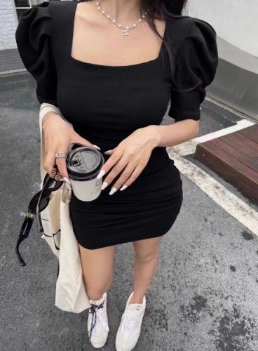 2024 new summer Korean style hot girl square neck pleated slim puff sleeve dress slimming hip skirt