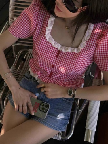 韩系甜美少女减龄蕾丝花边方格纹衬衫女短款收腰显瘦T恤