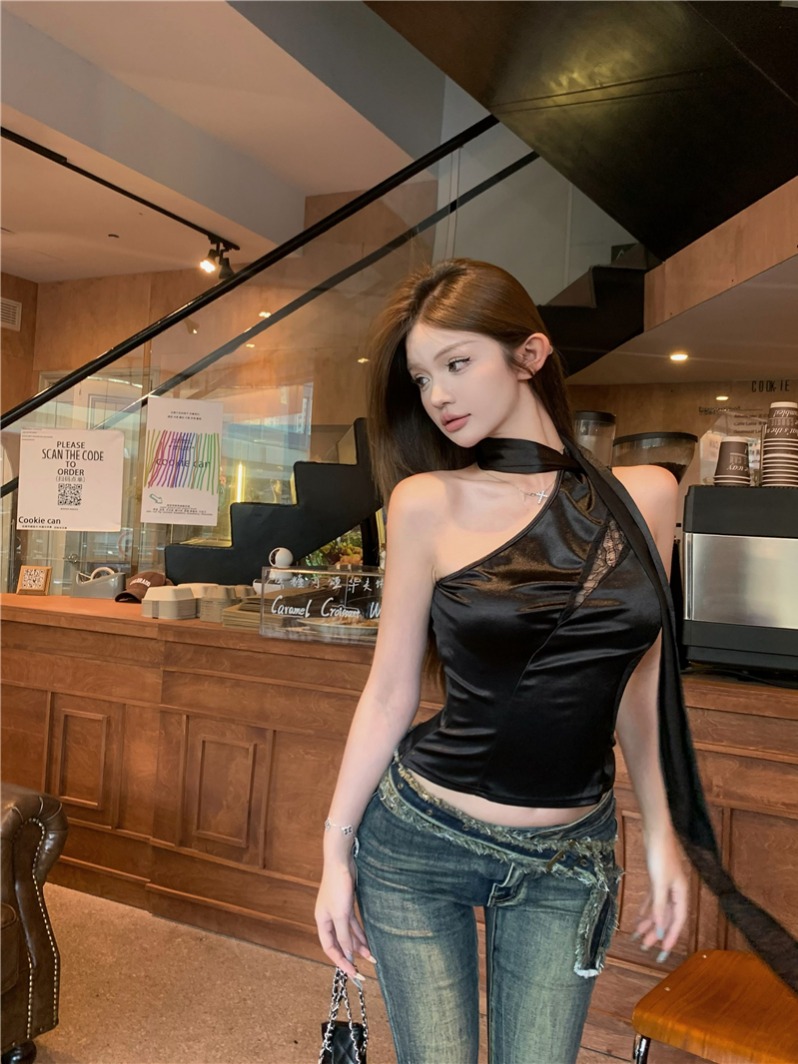 Real shot of halterneck suspender women's summer lace temperament hollow sexy hot girl pure desire short slanted shoulder top