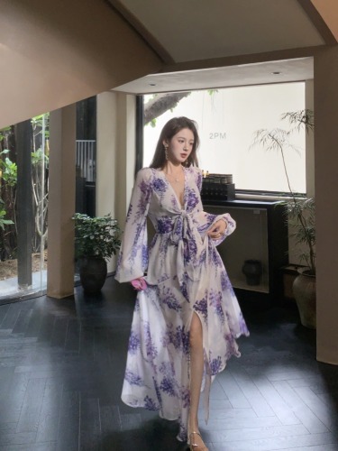 Actual shot of Yeyu Wisteria, simple beauty French dress, high-end temperament, slimming slit long skirt