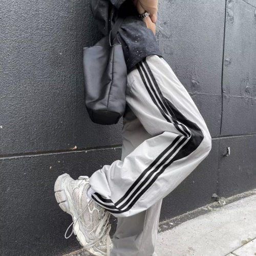 Three-stripe assault pants for women, spring and autumn, American style outdoor functional waterproof mountaineering pants, handsome loose casual trousers