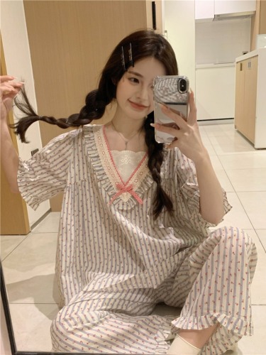 Actual shot of Korean style loose, simple and sweet striped contrasting V-neck summer short-sleeved trousers outer home wear suit
