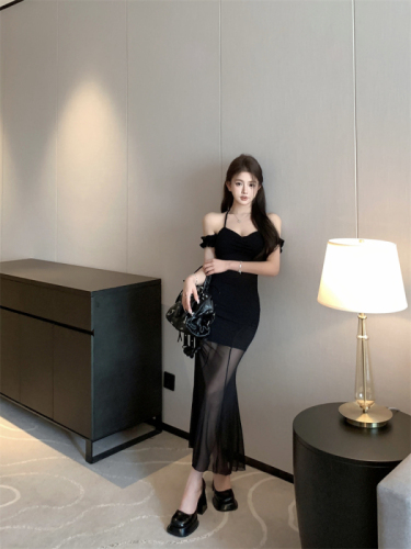 Real shot of sexy black backless long halterneck dress spliced ​​with mesh design pure lust skirt