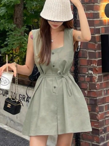 Korean chic summer age-reducing retro niche design temperament simple square collar wide hem short jumpsuit for women