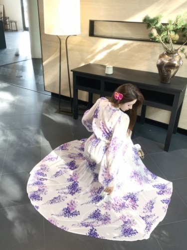 Actual shot of Yeyu Wisteria, simple beauty French dress, high-end temperament, slimming slit long skirt