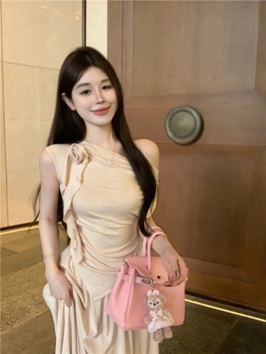 Actual shot~Summer pink off-shoulder knitted T-shirt suit for women high-waisted skirt two-piece set with corsage