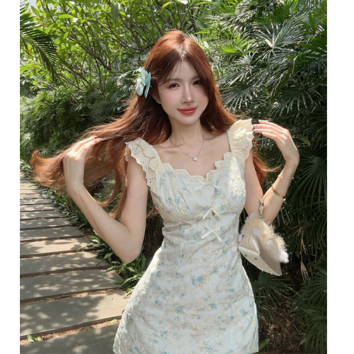 Actual shot of traces of summer love, pure lust temperament, slimming tea break, French hollow embroidery dress for women in summer
