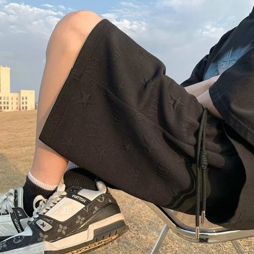 Shorts for men and women, summer trendy brand concave and convex printed five-point pants for women, trendy sports, boys' loose casual pants