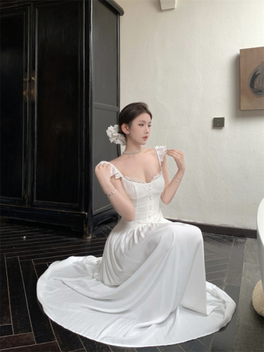 Real shot of French style ruffled single-breasted suspender dress for women, summer waist-cinching white long skirt