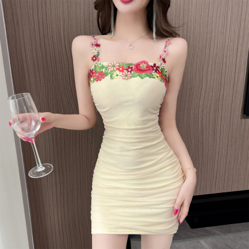 Real shot of temperament flower embroidered waist A-line resort style dress sun protection cardigan