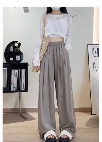 Not a real shot. Ice silk Yamamoto pants for women in summer. High-waisted and drapey for small people. Japanese style lazy apricot wide-leg pants.