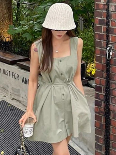 Korean chic summer age-reducing retro niche design temperament simple square collar wide hem short jumpsuit for women