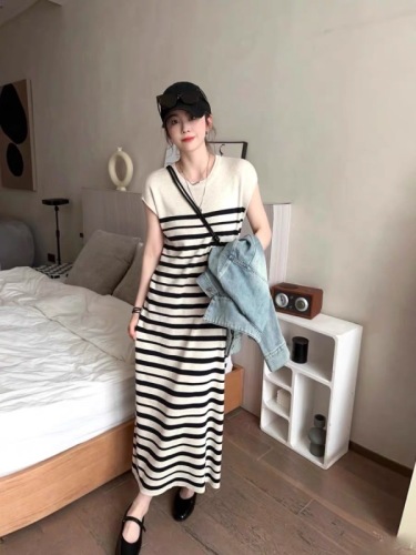 Korean contrast striped knitted dress for women 2024 spring and summer new casual style straight skirt sleeveless bottoming long skirt