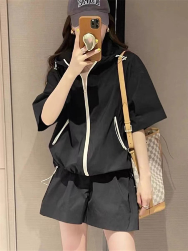 New Fashionable Hooded Loose Cardigan Sun Protection Clothing Set for Women Small Summer New Thin Shorts Two-piece Set