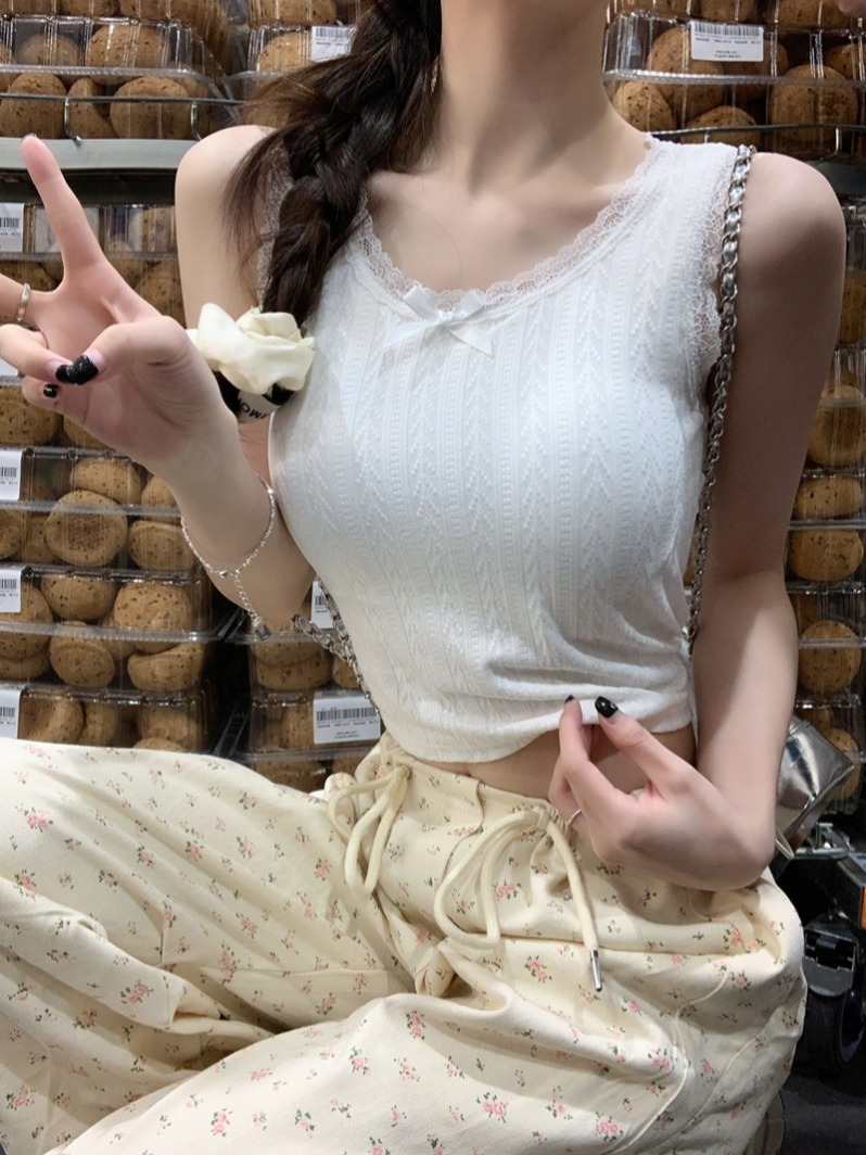 Real shot of rayon jacquard white with breast pads and hollow lace vest for women with bow knot slim fit top