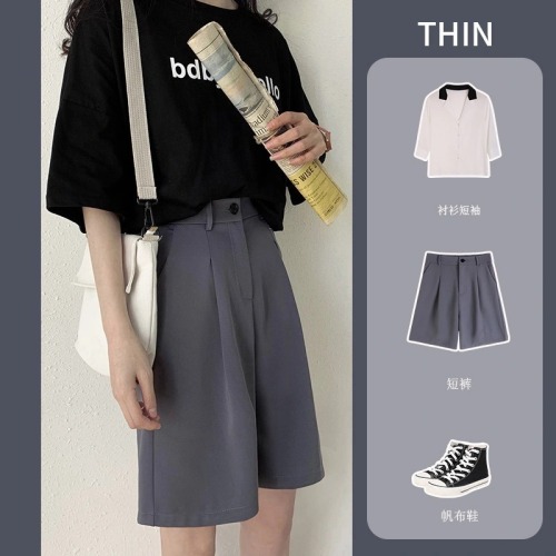 Real shot of Xia Bo's new high-waisted, slim, loose and drapey five-point pants, a-line casual wide-leg drape suit shorts for women