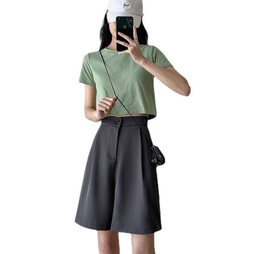 Real shot of Xia Bo's new high-waisted, slim, loose and drapey five-point pants, a-line casual wide-leg drape suit shorts for women