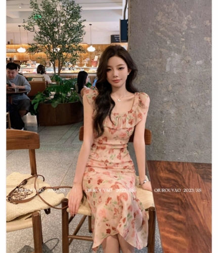 Qiu Rouyao's new spring style French sweet sleeveless floral temperament waist slimming high-end printed dress