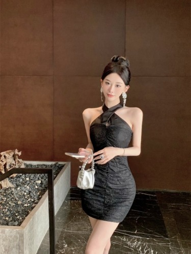 Real shot!  Cross halter neck strapless lace patchwork waist slimming pleated hip wrap dress