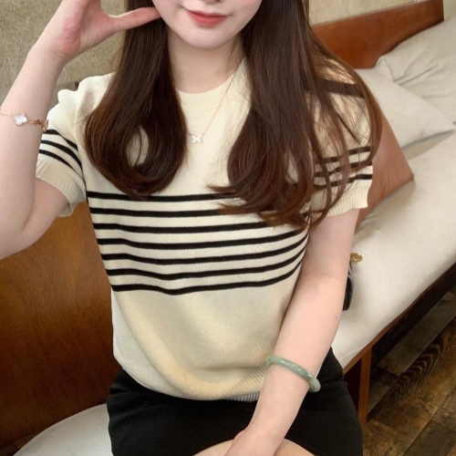 2024 new summer Korean style retro fashion versatile niche temperament slim slim sweater tops for women