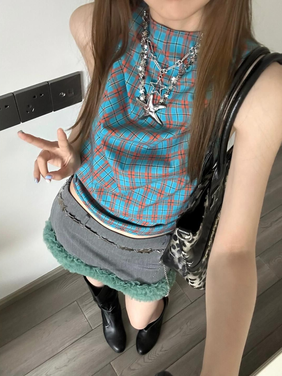 甜酷辣妹風性感露背格紋背心女夏季設計感連帽純欲風短款無袖上衣