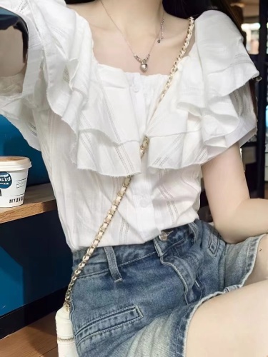 A women's summer blouse with a lotus leaf edge one-shoulder off-shoulder design, featuring a thin, unique sense of style and a touch of elegance.