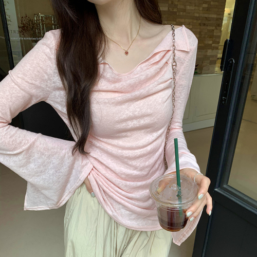 Actual pictures of trumpet sleeves, slits, slightly translucent long-sleeved T-shirts for women, new spring and summer V-neck sunscreen air-conditioning blouses