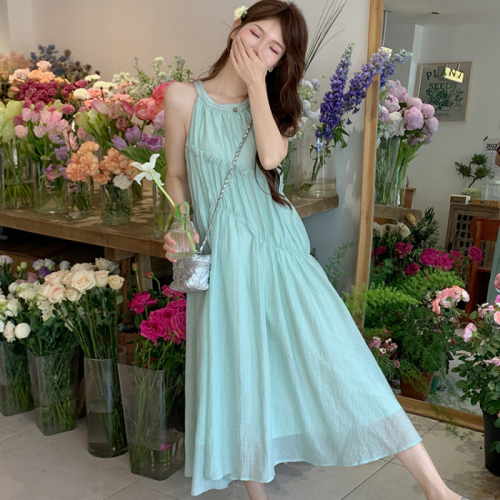 Korean style petite holiday style sleeveless halter dress for women summer loose pleated large skirt mid-length skirt