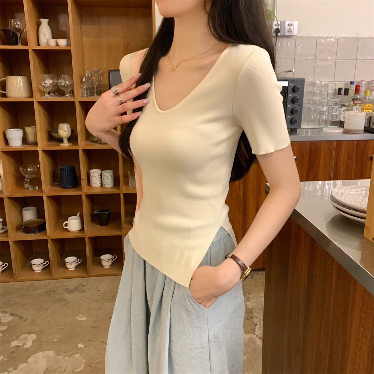 Photographed Summer Korean-style slimming V-neck elegant split simple versatile slimming knitted short-sleeved top