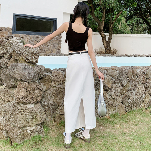 Actual shot of white skirt for women with a niche design for summer, A-line long skirt with rear slit, high-waisted straight skirt