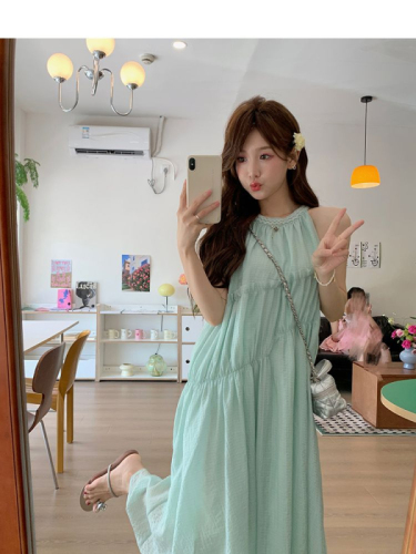 Korean style petite holiday style sleeveless halter dress for women summer loose pleated large skirt mid-length skirt