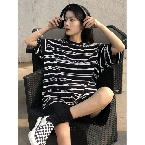 200 pounds large size American high street striped short-sleeved T-shirt for women 2024 summer new loose shorts two-piece set